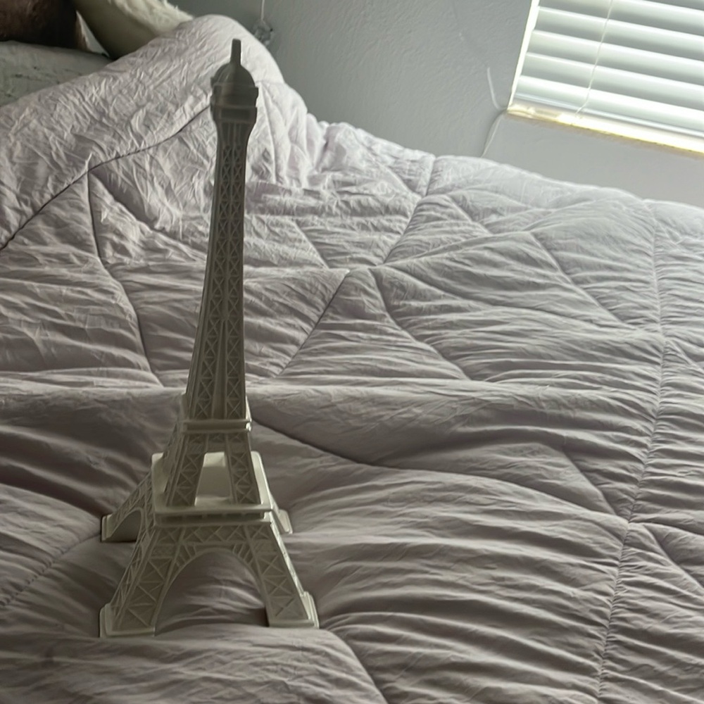 Eiffel Tower decor
